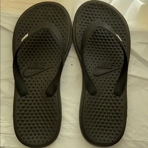 Nike flip flops